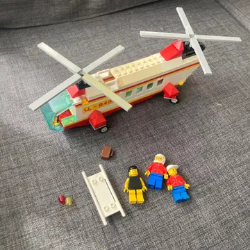 2점째부터 200엔 할인되는 LEGO 헬리콥터 세트 피규어 포함