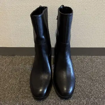 택 포함 새상품 ZARA 가죽 숏부츠