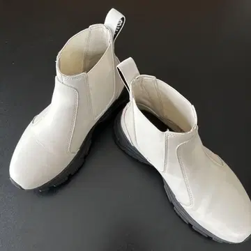 푸마의 부츠