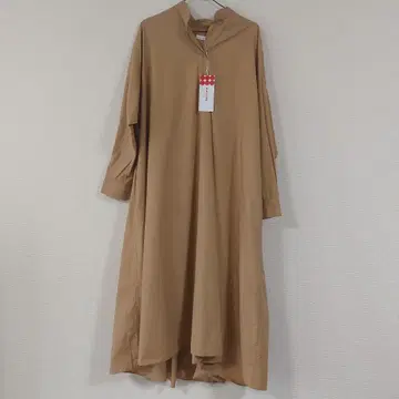 DOCLASSE 베이지 롱 원피스