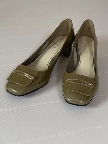 REGAL 에나멜 스퀘어토 펌프스 24.5cm