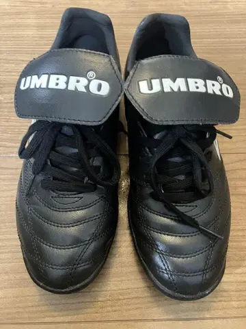 UMBRO 축구화 블랙 24cm