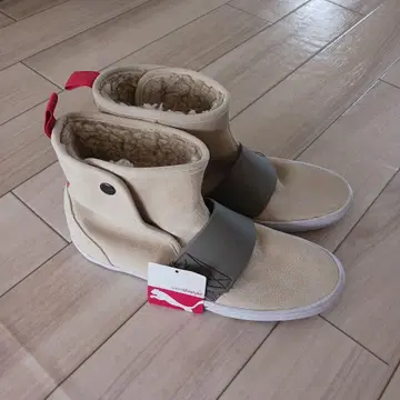 미사용 새상품, 택 포함 [ PUMA 엘르 우먼 보아 부츠 ]