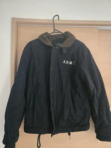 A.R.M.Y. 자수 블랙 자켓