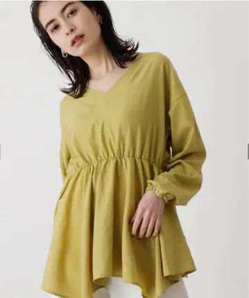 AZUL by moussy 블라우스 허리 셔링 헴 블라우스