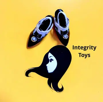 3. PoopyParker 패션 로이티 IntegrityToys