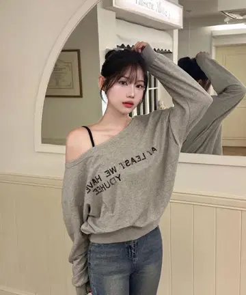 YOUHEE 맨투맨 그레이 원숄더