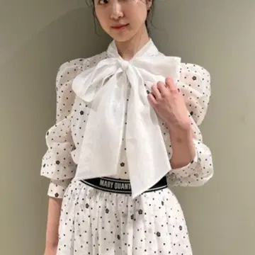 릴리 브라운 x 마리쿠아 콜라보 쉬폰 셔츠