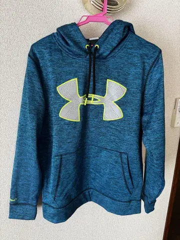 UNDER ARMOUR 후드 부착 후드티