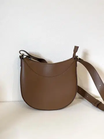 UNIQLO 유니클로 레더 터치 원 핸들백 브라운