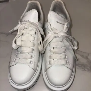 Alexander McQueen 통굽 스니커즈 화이트