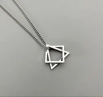 기하학 디자인 실버 목걸이