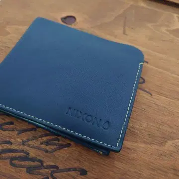 [새상품급] NIXON 네이비 가죽 지갑 접이식 지갑 used