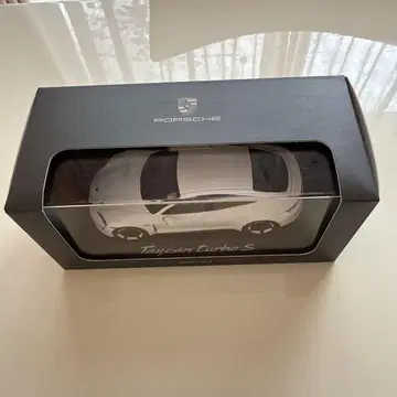포르쉐 Taycan Turbo S 스케일 모델