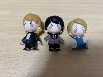 Mrs. GREEN APPLE 팝업 피규어
