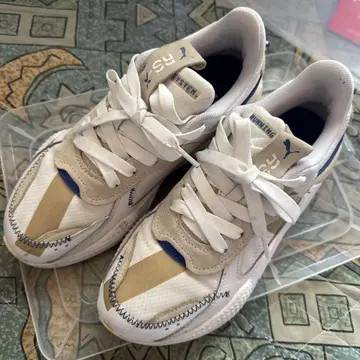 2025년 10월 6일까지 판매하는 Puma 스니커즈