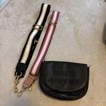 새상품급 MARC JACOBS 블랙 숄더백
