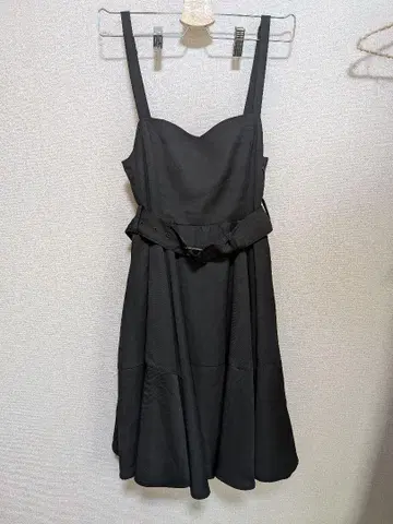 titty&Co 블랙 오버롤 스커트 벨트 포함
