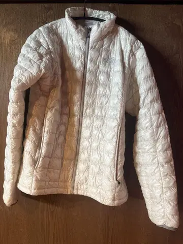 The North Face 화이트 다운 자켓 충전솜