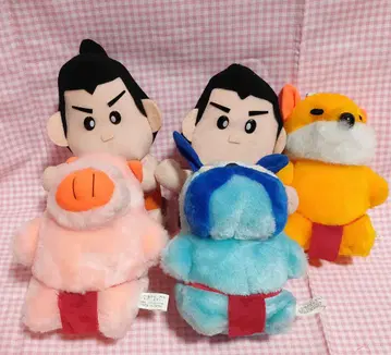 레트로 봉제 인형 빨간색 훈도시 동물과 스모