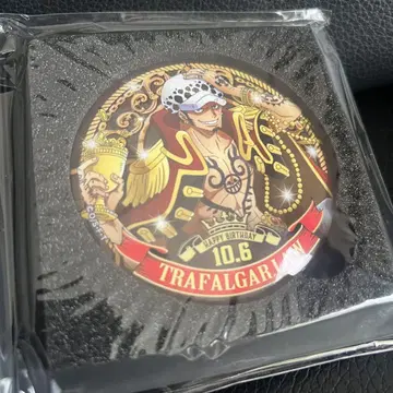 트라팔가 로 벌스데이 프리미엄 캔뱃지 새상품 미개봉