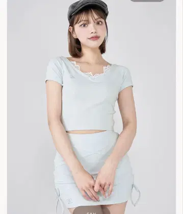 darich 레이스 V넥 크롭 T셔츠
