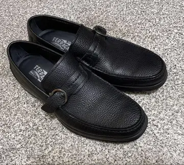 [ 새상품급 ] Ferragamo 블랙 가죽 로퍼 가죽 신발 페라가모
