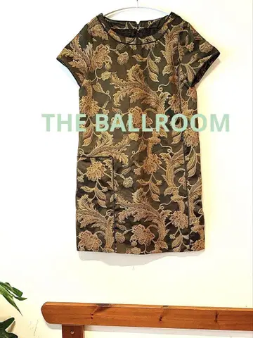 THE BALLROOM 꽃무늬 고블랑 자수 반팔 튜닉