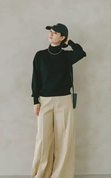 북유럽 생활 잡화점 [ 돌려입기 좋은 하이넥 니트 ] 블랙