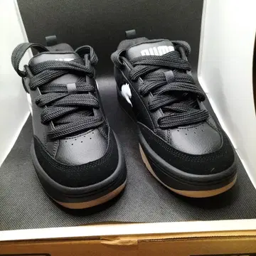 PUMA 블랙 스니커즈 25.5cm