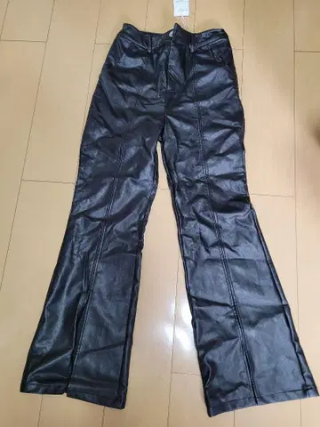 택 포함 미사용 새상품! GYDA 블랙 플레어 팬츠