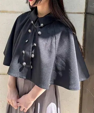 [ 새상품급 ] axes femme 체인 달린 더블 단추 케이프