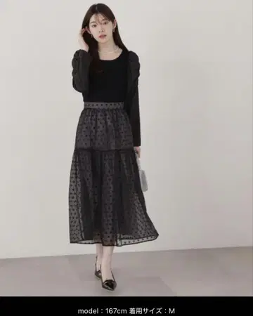 시어 도트 자카드 스커트