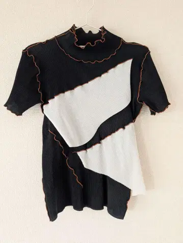 kotohayokozawa 반팔 플리츠 상의