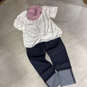 새상품, 미사용 다크 블루 와이드 레그 데님, 상의, 핑크 모자