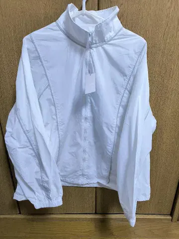 화이트 지퍼 자켓