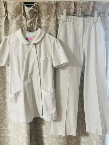 흰 옷 간호사복 화이트 셋업 M 사이즈 나구이 레벤