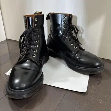 닥터마틴 8홀 부츠
