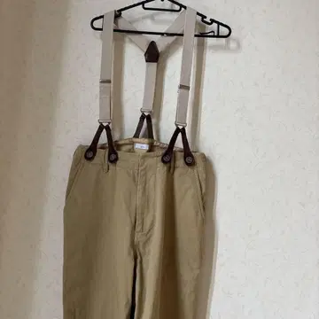 캐널진 서스펜더 포함 베이지 팬츠