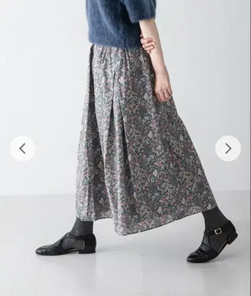 24 A/W 새상품급 카구레 리버티 프린트 스커트