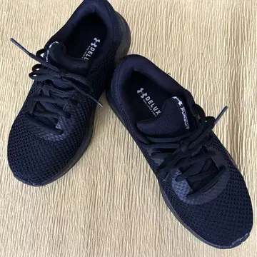 여성용 스니커즈 언더아머 23cm 블랙