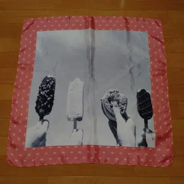 미사용 새상품 altea 알테아 스카프 67 x 67cm 실크 100%