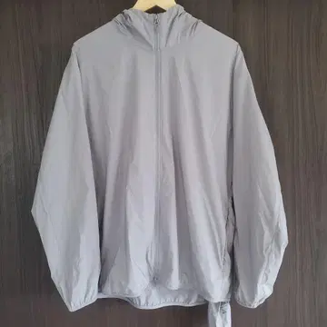 유니클로 포켓터블 UV컷 후드티 그레이 나일론 자켓 XL