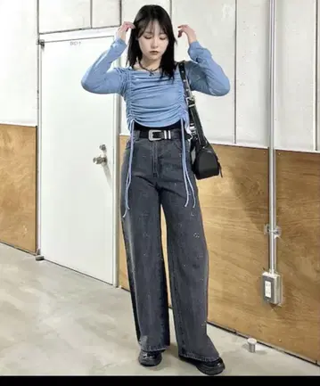 미사용 새상품 택 포함 다크 그레이 와이드 레그 데님 팬츠 S 사이즈