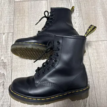 거의 새상품 닥터마틴 하이컷 22.5cm
