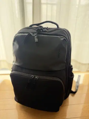 incase A.R.C. Commuter Pack black