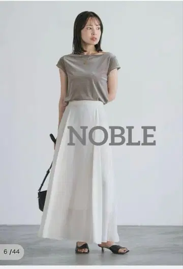 [ 새상품 ] NOBLE 시어 벨로아 캡 슬리브 Tee