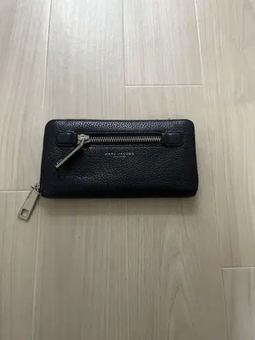 MARC JACOBS 블랙 가죽 장지갑