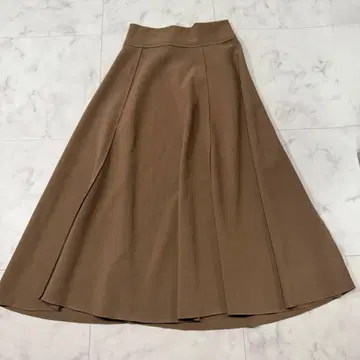 에르스타일 슬림 레그 라인 브라운 플레어 스커트
