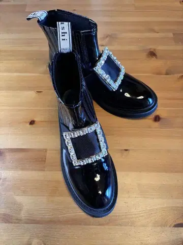 버클 숏부츠 에나멜 37 23.5cm 블랙 비쥬